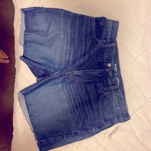 Old Navy Womens High Rise Slouchy Straight Cut off Jean Shorts Size 10 Blue